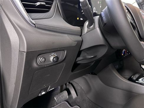 Used 2025 Buick Encore GX Sport Touring w/ Advanced Technology Package image 18