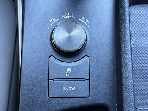 Used 2016 Lexus IS 200t image 11