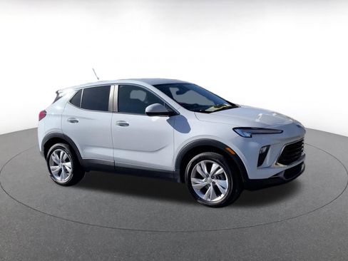 Used 2025 Buick Encore GX Preferred image 2
