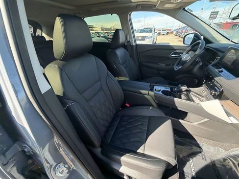 New 2026 Nissan Rogue Platinum w/ Platinum Premium Package image 24