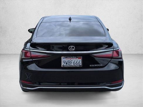 Used 2025 Lexus ES 300h w/ Premium Package FWD image 7