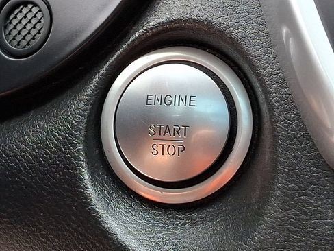 Used 2018 INFINITI QX30 AWD image 26