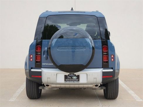 New 2024 Land Rover Defender 110 S image 6