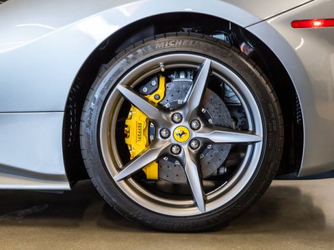 Used 2018 Ferrari 488 Spider RWD image 24