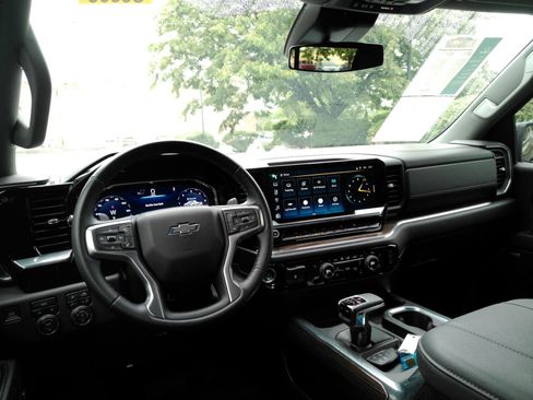 Certified 2024 Chevrolet Silverado 1500 RST w/ Convenience Package II AWD/4WD image 9
