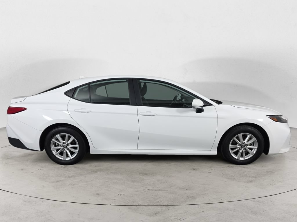 Used 2025 Toyota Camry LE FWD image 4
