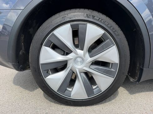 Used 2021 Tesla Model Y Long Range AWD/4WD image 12