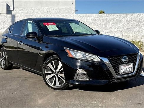 Certified 2022 Nissan Altima 2.5 SV image 12