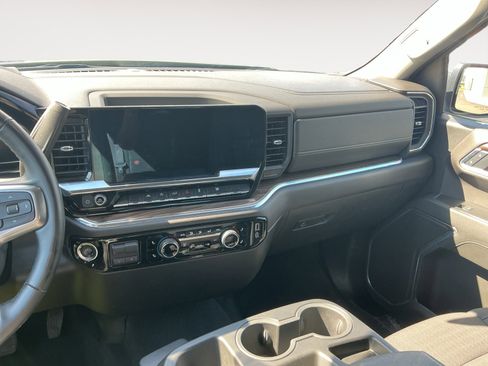 Used 2025 Chevrolet Silverado 1500 LT image 11