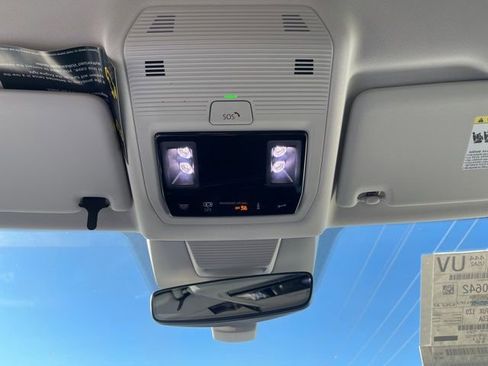 New 2026 Volkswagen Tiguan SE image 22