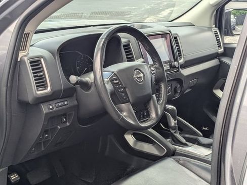 Used 2024 Nissan Frontier SL AWD/4WD image 2