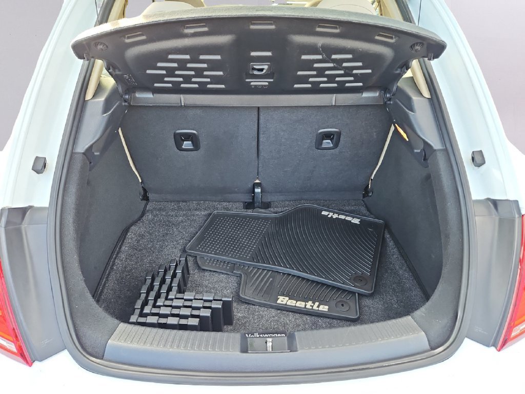 Used 2019 Volkswagen Beetle 2.0T SE FWD image 31