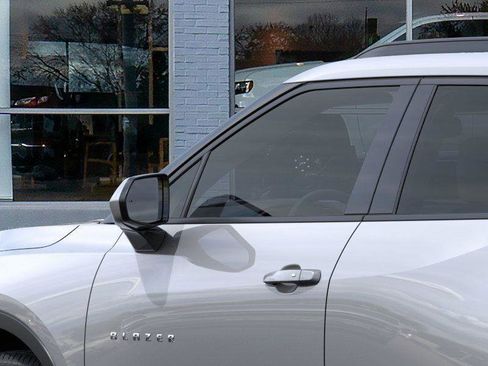 New 2025 Chevrolet Blazer LT w/ Convenience Package image 12