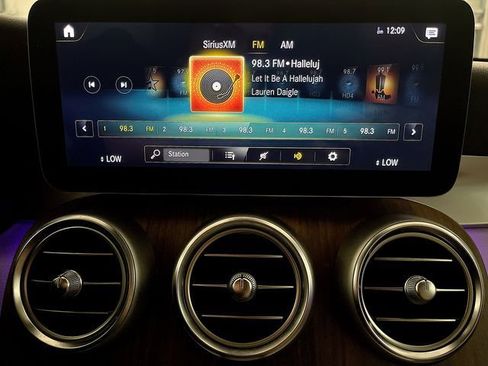 Used 2022 Mercedes-Benz GLC 300 image 18