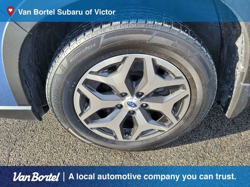 Used 2021 Subaru Forester Premium image 9