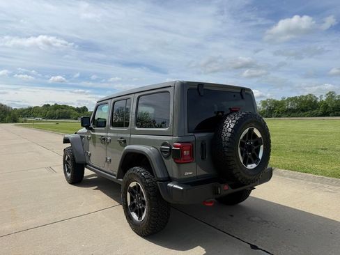 Used 2022 Jeep Wrangler Unlimited Rubicon w/ LED Lighting Group AWD/4WD image 7