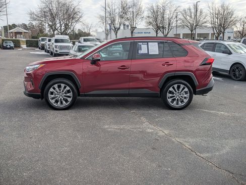 Used 2023 Toyota RAV4 XLE Premium image 6