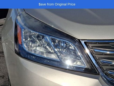 Used 2016 Chevrolet Traverse LT w/ Style and Technology Package image 9