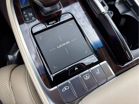 Used 2018 Lexus LS 500 w/ Luxury Package RWD image 36