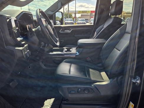 Used 2024 Chevrolet Silverado 2500 LTZ w/ LTZ Premium Package AWD/4WD image 5