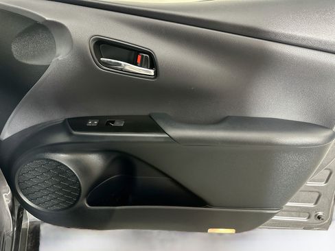 Used 2020 Toyota Prius Prime XLE FWD image 30