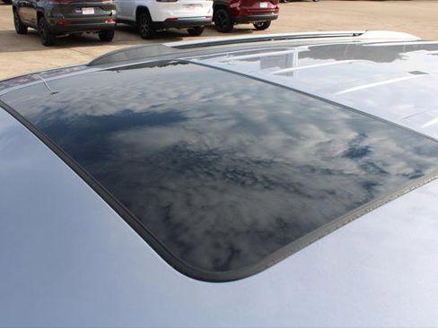 Certified 2021 Jeep Grand Cherokee Limited w/ Trailer Tow Group IV image 22