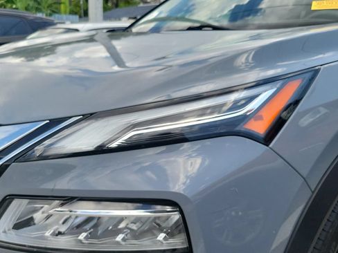 Used 2022 Nissan Rogue Platinum w/ Head-Up Display Package FWD image 2
