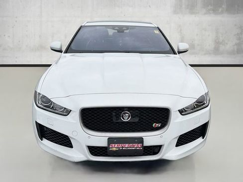 Used 2018 Jaguar XE S image 2