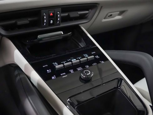 New 2026 Porsche Cayenne S image 32