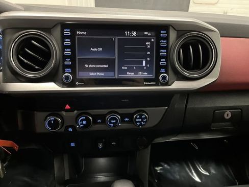 Used 2020 Toyota Tacoma SR5 image 7
