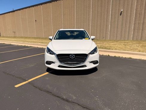 Used 2018 MAZDA MAZDA3 Touring FWD image 5