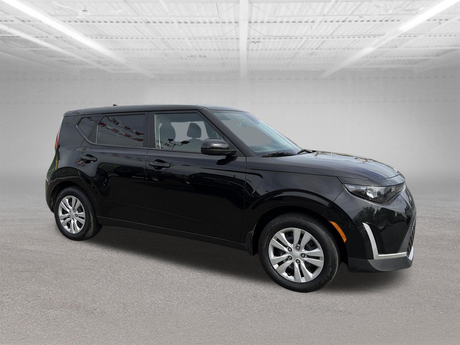 Used 2023 Kia Soul LX FWD image 7