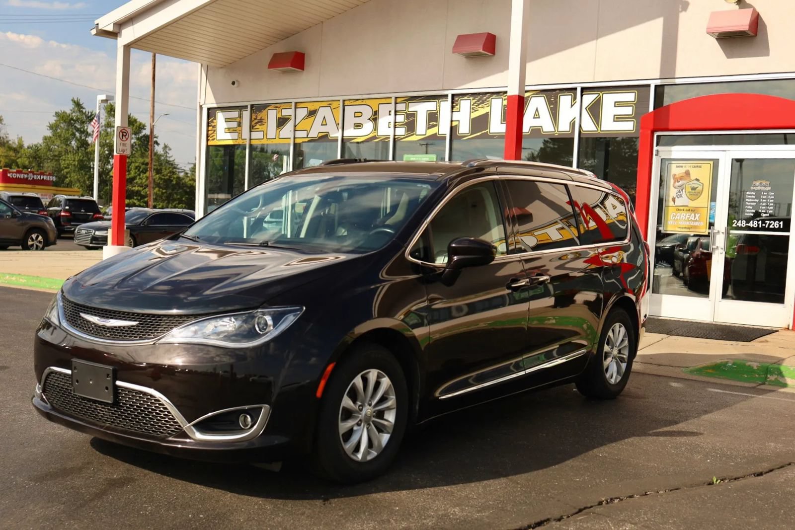 Used 2019 Chrysler Pacifica Touring-L FWD image 1