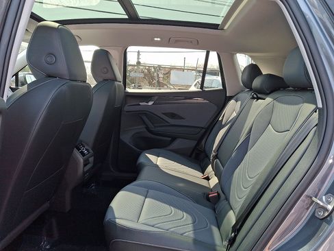 New 2026 Volkswagen Tiguan SE AWD/4WD image 6