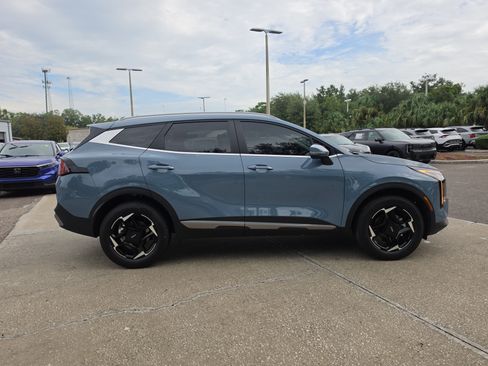 Certified 2026 Kia Sportage EX AWD/4WD image 9