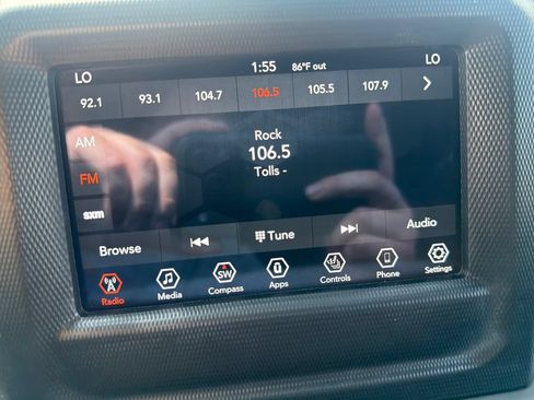 Used 2021 Jeep Wrangler Unlimited Sahara w/ Dual Top Group AWD/4WD image 17