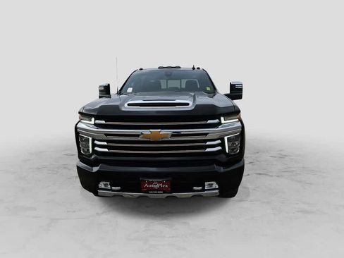 Used 2023 Chevrolet Silverado 2500 High Country w/ Safety Package II AWD/4WD image 3