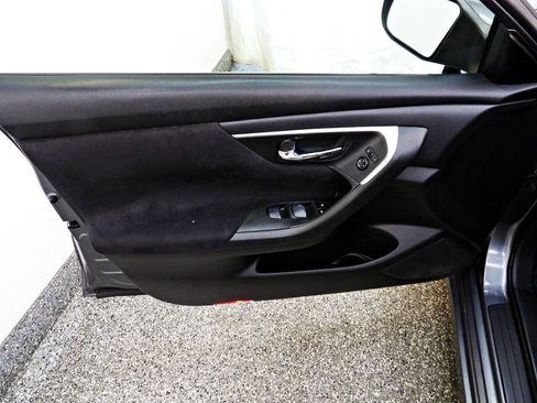 Used 2015 Nissan Altima 2.5 S w/ Power Driver Seat Package FWD image 7