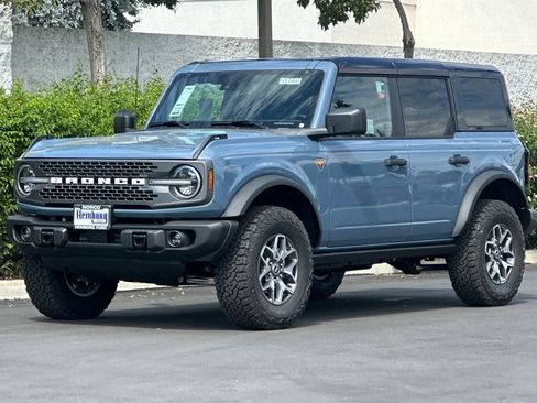 New 2025 Ford Bronco Badlands image 8