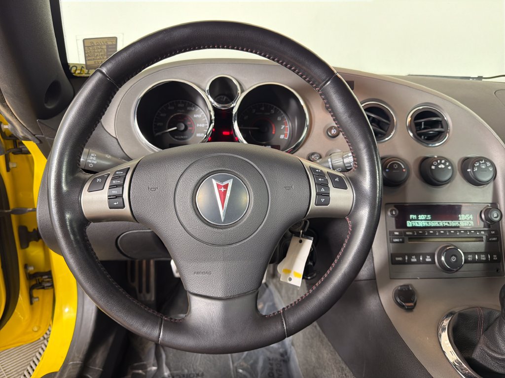 Used 2007 Pontiac Solstice GXP w/ Premium Package RWD image 11