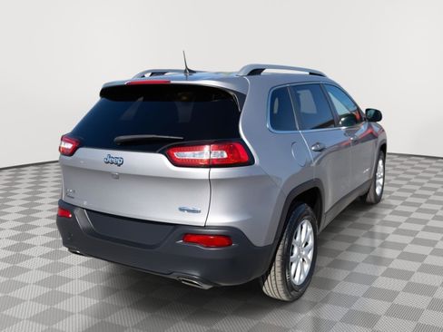 Used 2017 Jeep Cherokee Latitude w/ Cold Weather Group image 5