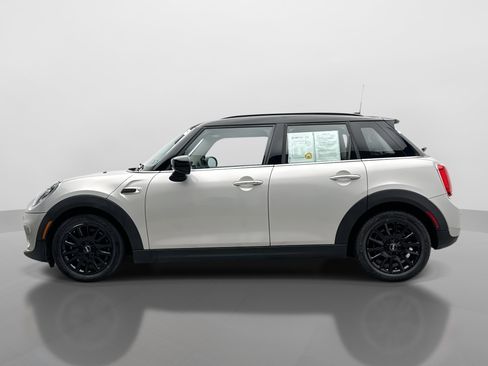 Used 2021 MINI Cooper 4-Door Hardtop w/ 6.5" Touchscreen Package FWD image 2