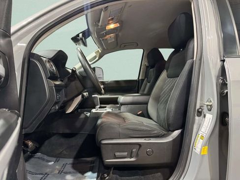Used 2020 Toyota Tundra 4x4 CrewMax image 27