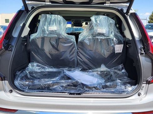 New 2025 Volvo XC90 B5 Core w/ Climate Package image 13