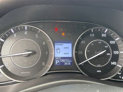 Used 2018 Nissan Armada Platinum w/ Interior Lighting Package image 37