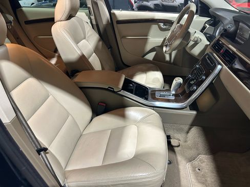 Used 2012 Volvo XC70 3.2 image 16