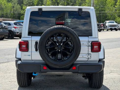 Used 2024 Jeep Wrangler Unlimited Sahara AWD/4WD image 4