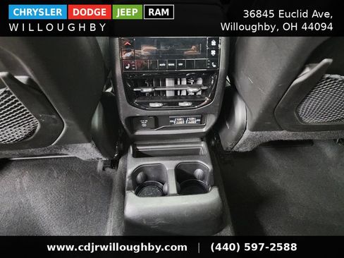 Used 2024 Jeep Grand Cherokee L Limited AWD/4WD image 31