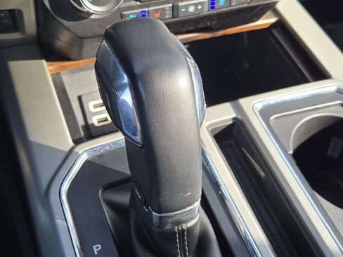 Used 2019 Ford F150 Lariat image 23