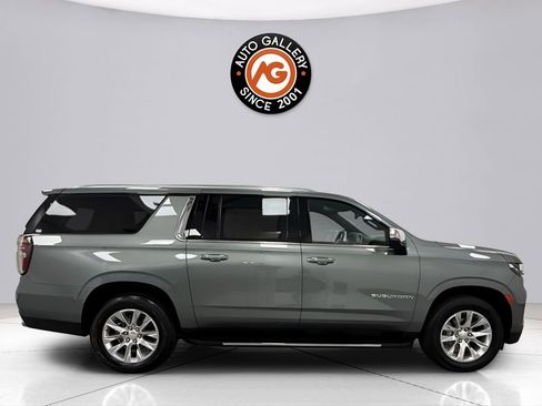 Used 2023 Chevrolet Suburban Premier image 8